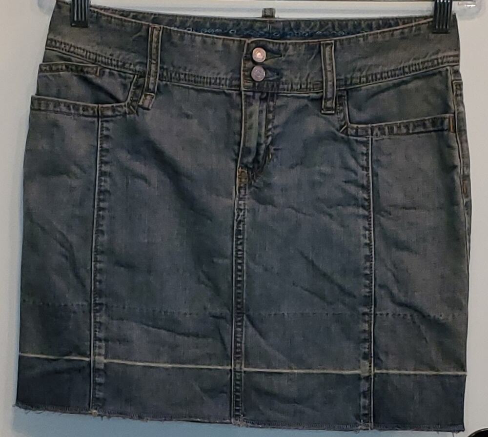 Gap Jeans Distressed Raw Hem Denim Jean Mini Skirt Size 2